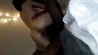 وہ صبح کے وقت اپنے ل ...