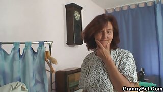 نرس ہسپتال میں مریض  ...